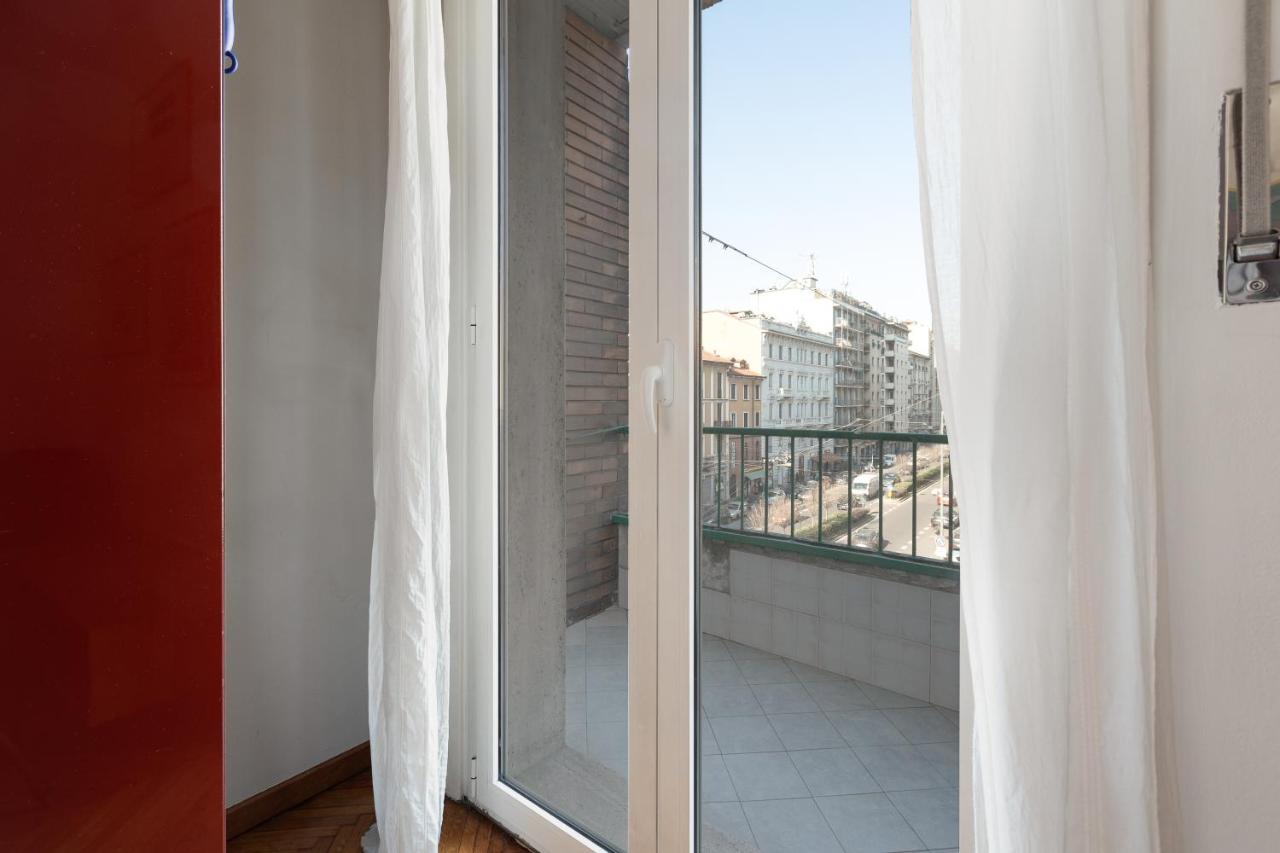 Apartment With Balcony - 50 M Far From M1 Pasteur Милан Экстерьер фото